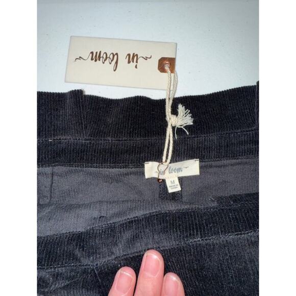 In Loom NWT Black Corduroy Skirt with Matching Belt Size Medium Women's Skirt - Picture 2 of 4